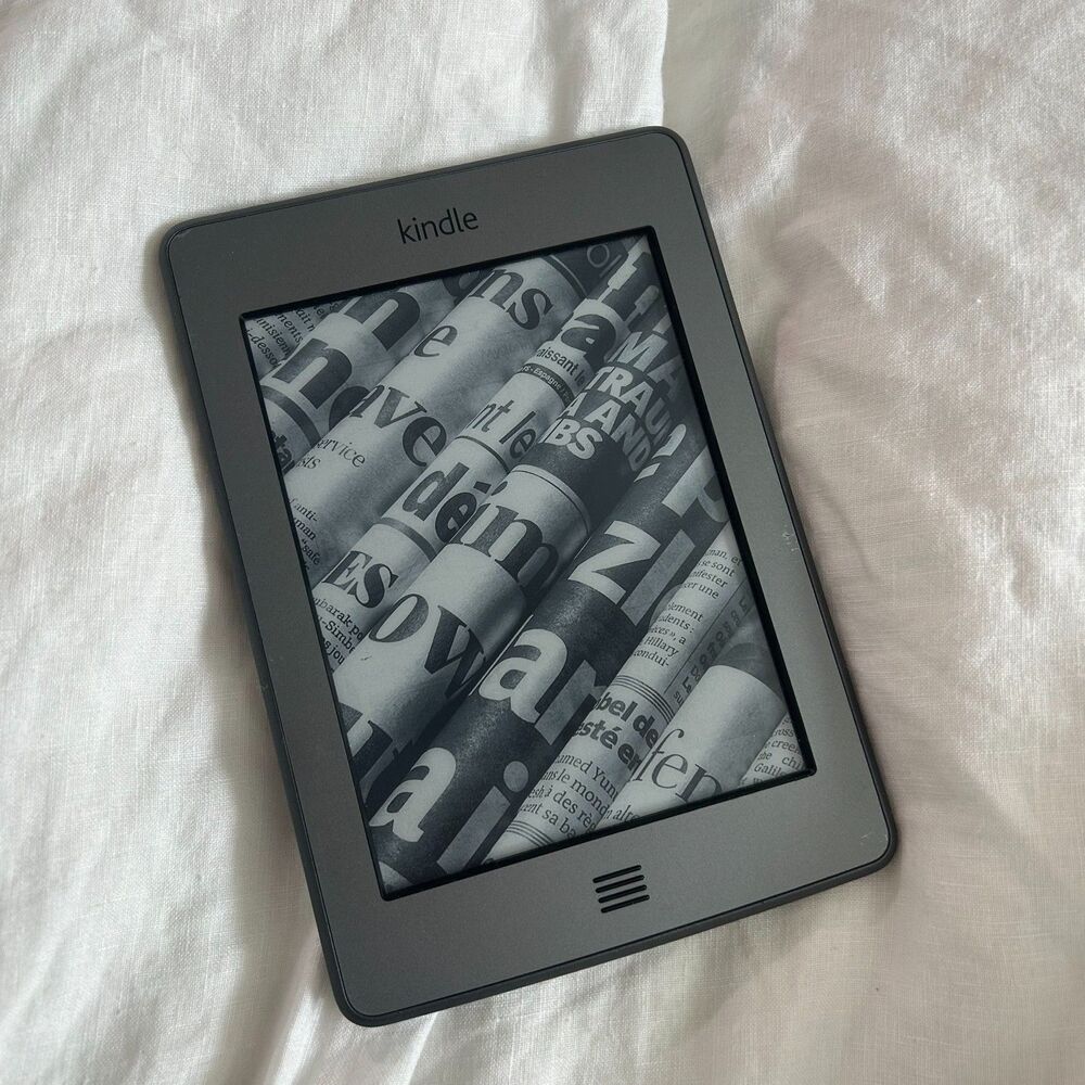 Amazon Kindle Touch 4th Gen D01200 4GB E Reader Working